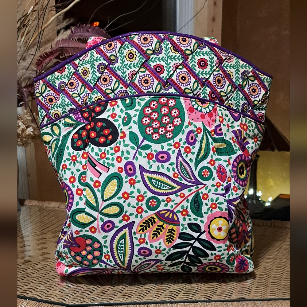 Vera Bradley Viva La Vera Floral Patterned Women's Bag. Bright Colors. - Picture 3 of 14